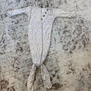 Knotted newborn gown